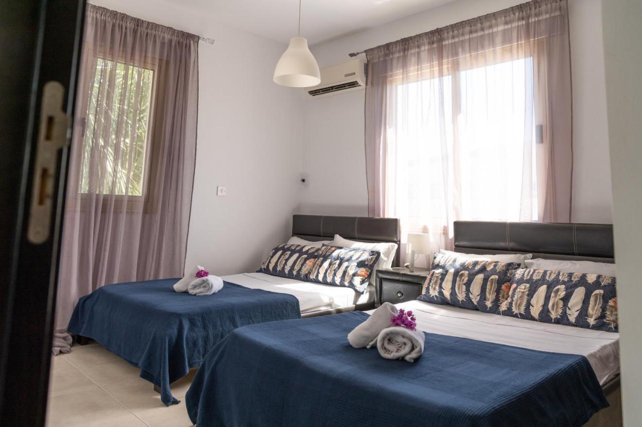 Palm Villa Ekaterina 4 Bdrm Paralimni Buitenkant foto