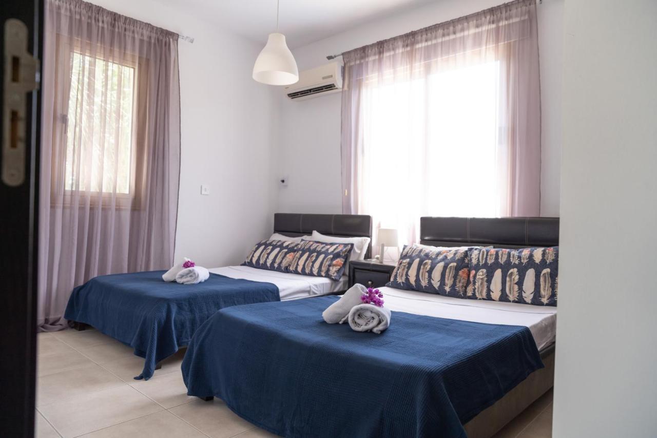 Palm Villa Ekaterina 4 Bdrm Paralimni Buitenkant foto