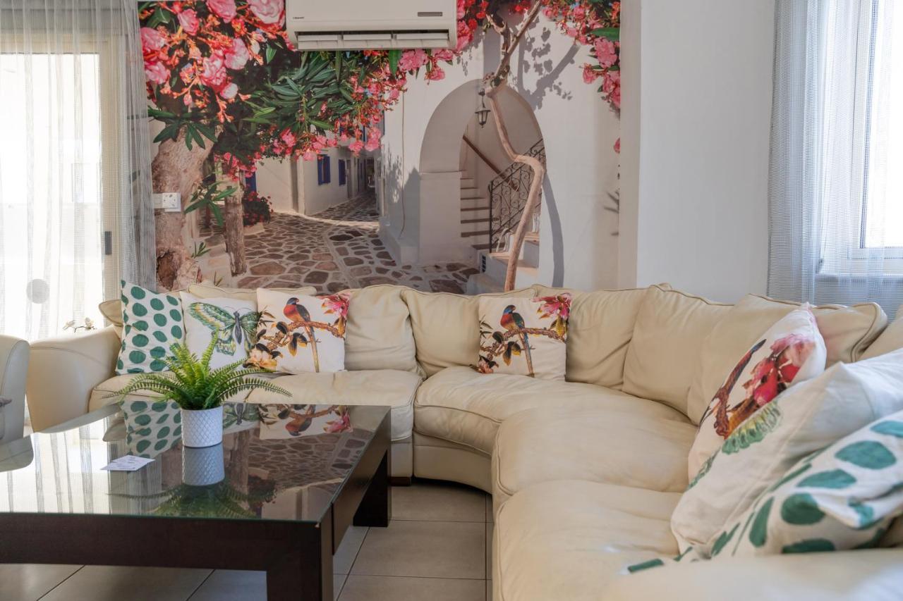 Palm Villa Ekaterina 4 Bdrm Paralimni Buitenkant foto