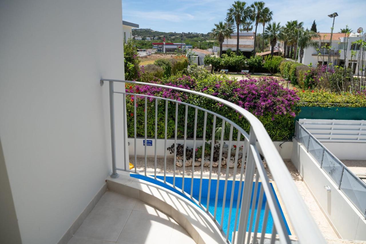 Palm Villa Ekaterina 4 Bdrm Paralimni Buitenkant foto