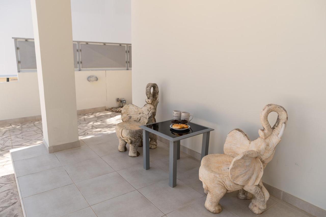Palm Villa Ekaterina 4 Bdrm Paralimni Buitenkant foto