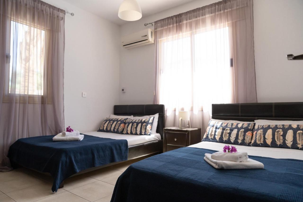 Palm Villa Ekaterina 4 Bdrm Paralimni Buitenkant foto
